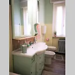 Delizioso Cosy Ristrutturato 帕爾馬